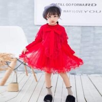 Váy kèm khăn voan cho bé.