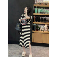 Váy len mongtoghi kẻ ngang in chữ Bonjour dáng xuông xẻ tà thời trang