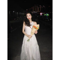 Váy liền trắng kiểu Pháp nghỉ trà, váy dài áo yếm cổ tích nghỉ dưỡng bên bờ biển mẫu mới 2025 mùa hè của phụ nữ