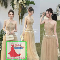 VÁY LƯỚI XÒE DÀI CỔ YẾM ĐÍNH PHỤ KIỆN PHÍA TRƯỚ 250724