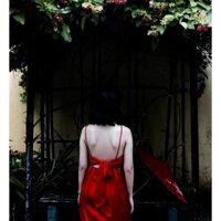 Váy Satin đỏ 2 dây cột nơ xẻ đùi