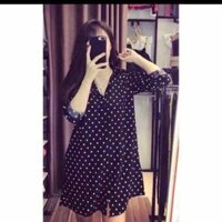 Váy sơ mi chấm bi.