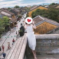 Váy trắng hai dây