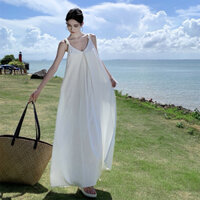 Váy trắng thiết kế đơn giản thanh lịch