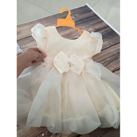 váy xinh cho bé kèm xược tóc