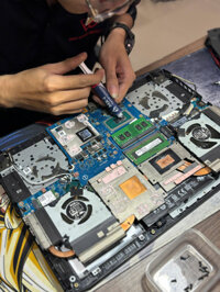 Vệ sinh Laptop Gaming | Tra Keo Tản Nhiệt Thường