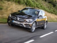 Vệ sinh phủ nano tẩy ố kính xe hơi Mercedes GLC Class