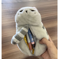 🧸Ví bút mèo xám dễ thương, búp bê nhồi bông tròn, giống Xiaohongshu, hộp đựng văn phòng phẩm cao cấp, dung tích lớn.
