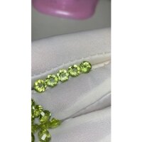 Viên facet Peridot tròn 4- 5 li - 1 viên