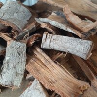 Vỏ cây trâm bầu phơi khô (tên gọi khác: Chưng bầu, tim bầu, song re, săng kê)