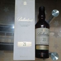 Vỏ chai rượu ballantines kèm hộp cũ