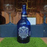 Vỏ chai rượu ngoại Chivas 18 Blue thủy tinh xanh Xuất Xứ Scotland Decor tủ, kệ mới 99% (chai rỗng)
