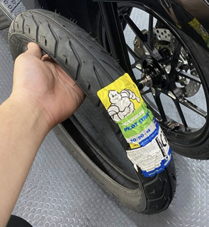 Vỏ Michelin 70/90-14 Pilot Street 2