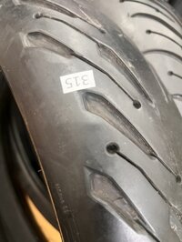 VỎ MICHELIN ROAD 5 160/70 1LỖ  (315)