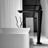 Vòi Lavabo Đen Núm Gạt Đơn Đồng Thau Mạ Nano Cao Cấp, Vòi Lavabo Nóng Lạnh Cao 30cm và 20cm Mã Larto 50 - 51