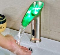 Vòi rửa tay cảm ứng tự động có đèn Led YM108