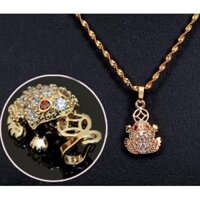 Vòng cổ mặt cóc ngậm tiền phong thủy đón tài lộc cực đẹp.Vòng cổ cóc cực sang VCN01(vàng)