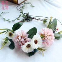 Vòng hoa đội đầu