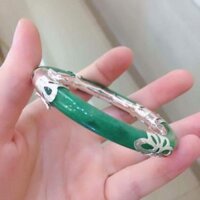 Vòng ngọc bích bọc bạc