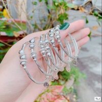 Vòng tay bạc ta khắc tên