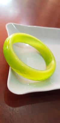 Vòng tay bản hẹ đá mắt mèo giác xanh đợt chuối tươi sáng mới đẹp lạ vòng Ni 55mm x Cao 15mm x dầy 7mm nữ mệnh mộc mệnh hoả 52kg - 56kg  đeo rẻ đẹp