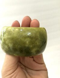 Vòng tay cẩm thạch nam bản to, bản hẹ, bản dày hay bản cao 3cm đá tự nhiên của VN - vàng ô liu - 5.7cm