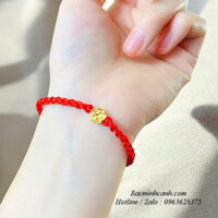 Vòng tay chỉ đỏ charm hoa hồng vàng 10k LTNU444