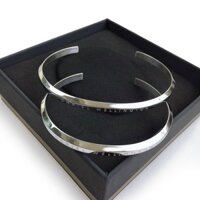 Vòng tay Daniel Wellington Classic thiết kế đơn giản với chất liệu titan sang trọng hợp thời trang