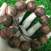 Vòng tay gỗ sưa đỏ xâu hồ lô vân mộc 20 ly 12 hạt tự nhiên.phong thuỷ bình an và tài lộc