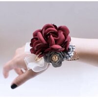 Vòng tay hoa đeo tay cô dâu, kỷ yếu, tiệc