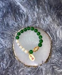 Vòng tay mã não xanh lá mix ngọc trai charm mạ vàng 18k