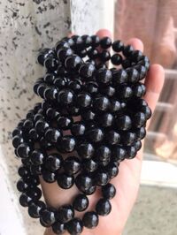 Vòng Tay May Mắn Đá Mã Não Đen Đậm Đẹp Size 10mm 18 Hạt Nữ mạng Thủy mạng Mộc ạ