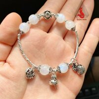 Vòng Tay Moonstone Mix Charm Cho Nữ Mệnh Kim, Thủy