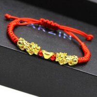 Vòng Tay Phong Thủy, Chỉ Đỏ gắn Tì Hưu Mạ Vàng 18K, Giúp giữ tài vận, thuận lợi trong sự nghiệp.