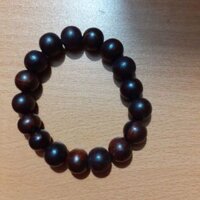 Vòng tay phong thủy gỗ sưa