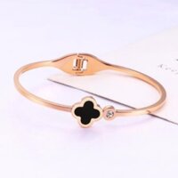 Vòng tay titan cỏ 4 lá không gỉ sét thời trang style hàn quốc có kèm hộp