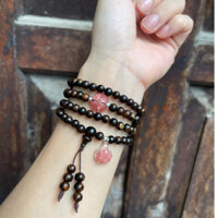 Vòng tay trầm hương sánh chìm 6 ly 108 hạt mix cỏ 4 lá thêm hồ ly đào hoa bọc bạc.