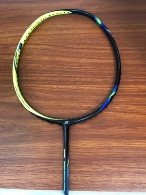 Vợt Cầu Lông Không Dây Yonex ASTROX 77