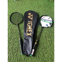 VỢT CẦU LÔNG YONEX cacbon .