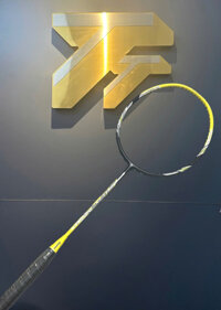 Vợt Finnex Caliber 900 - Đen vàng