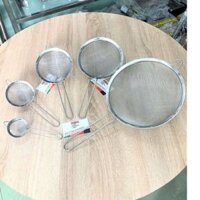 Vợt lưới lọc cặn dầu ăn, lược vớt bọt cán inox 1 quai, 2 quai, inox dày, chuyên dùng cho bếp nhà hàng