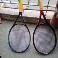 Vợt tennis cũ