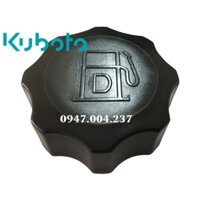 W950121061 | Năp Bình Dầu Kubota L3108 | L3408 | L4508