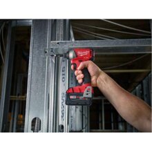 Máy vặn ốc vít thủy lực Milwaukee M18 FQID-502X