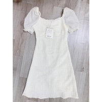 Xả váy new ren body hoạ tiết viền ren nổi màu be size S(45-50kg)