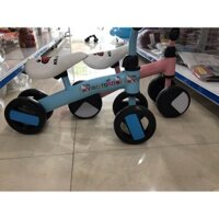 Xe chòi chân cho bé