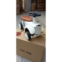 xe chòi chân cho bé