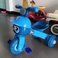 Xe chòi chân có bàn đạp