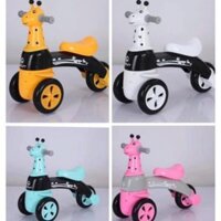 Xe chòi chân hình hươu cao cổ ngộ nghĩnh