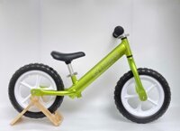 Xe Cruzee màu xanh lá cây